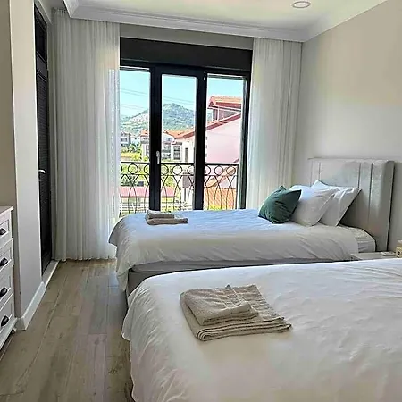 Cozy 2 Bedroom Near Izmit Lägenhet